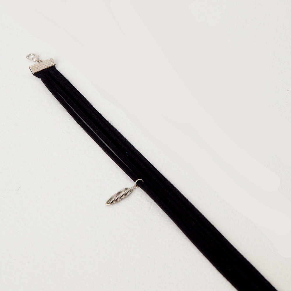 feather pendant choker